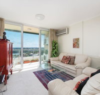 Stunning Harbour View Home - Tourism Caloundra