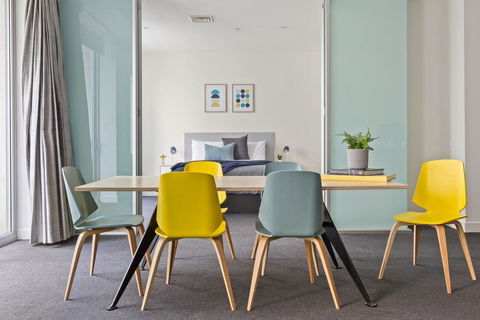 Stunning, Central Huge CBD Pad, Free WiFi, Netflix - Tourism Caloundra 0