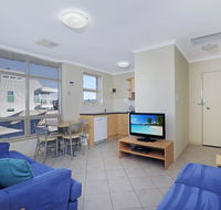 Stylish Comfortable 2 bdrm Glenelg North - Tourism Caloundra