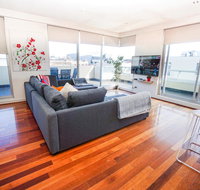 Stylish Modern 3BD Retreat at an Amazing Location - Tourism Caloundra