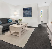 Stylish Split Level Apartment 13 Minutes From City - Tourism Caloundra