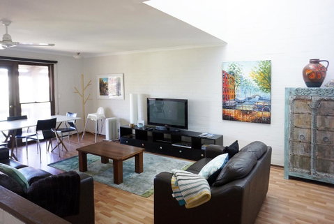 Suffolk Villa - Tourism Caloundra 0