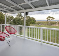 Sugar Shack - Character Family Home Right on the Ocean - Tourism Caloundra
