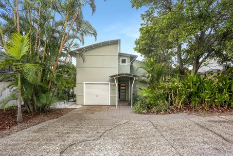 Summer Breeze - Tourism Caloundra 1
