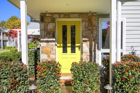 Summer Home - Our Place At Bright - Tourism Caloundra 1