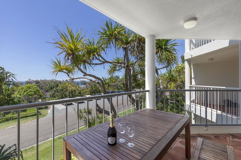 Sun, Sand, And Surf, Sunrise Beach - Tourism Caloundra 0