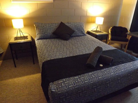 Sunbird Motel - Tourism Caloundra 2