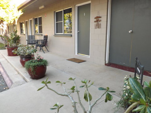 Sunbird Motel - Tourism Caloundra 0