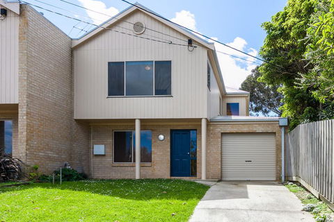 Sunningdale Beach House 12 - Tourism Caloundra 1