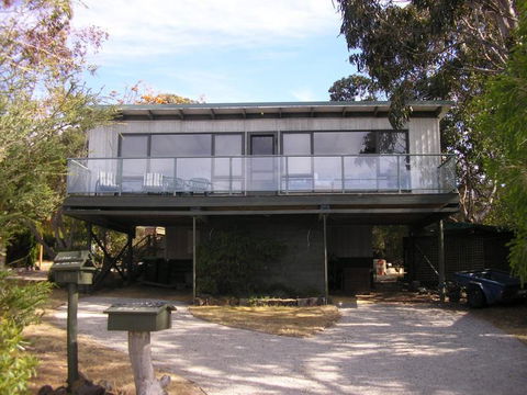 Sunningdale Beach House 16 - Tourism Caloundra 0