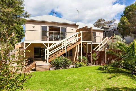 Sunningdale Beach House 12 - Tourism Caloundra 0