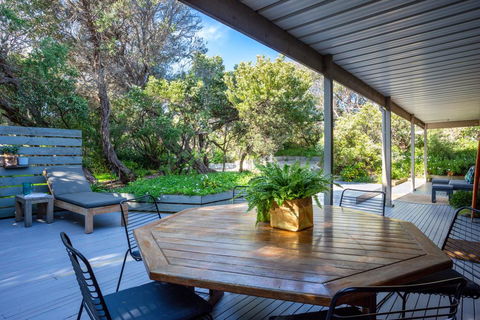 SunnySide At Sorrento: Walk To Beach & Village - Tourism Caloundra 1