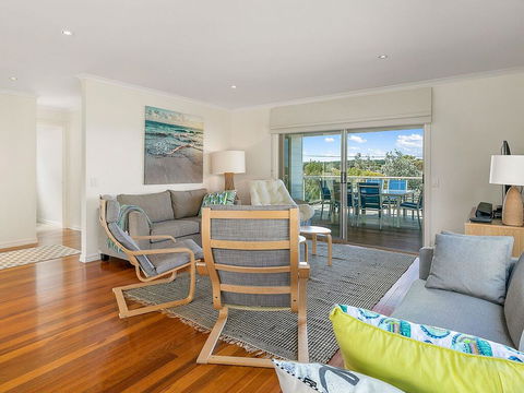 Sunrise At Smiths Beach - Tourism Caloundra 1
