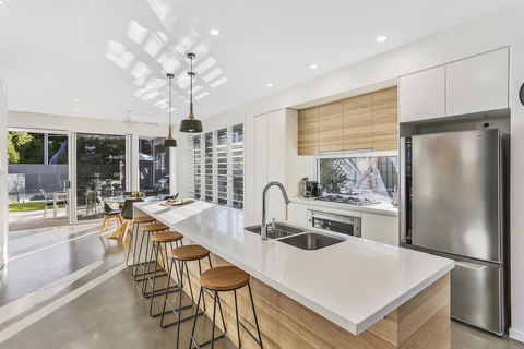 Sunrise SEA-esta - Tourism Caloundra 0