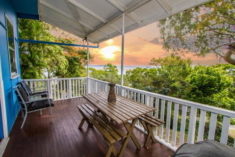 Sunset Villa - Tourism Caloundra 1