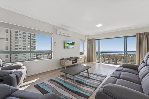 Sunshine Towers Holiday Apartments - Tourism Caloundra 0