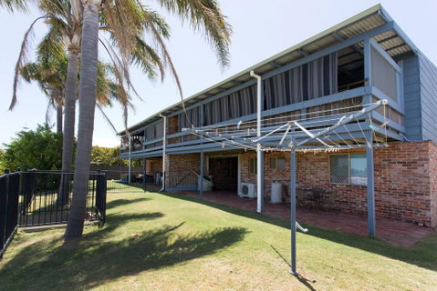 Surf And Sunsets, Beach Holiday Home Mandurah - Tourism Caloundra 1