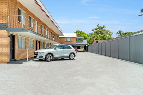 Surf Beach Motel Port - Tourism Caloundra 3