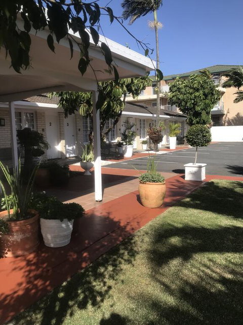 Surf Street Motel - Tourism Caloundra 0