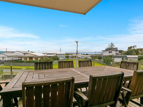 Swan Bay Views - Tourism Caloundra 3