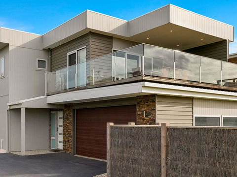 Swan Bay Views - Tourism Caloundra 2