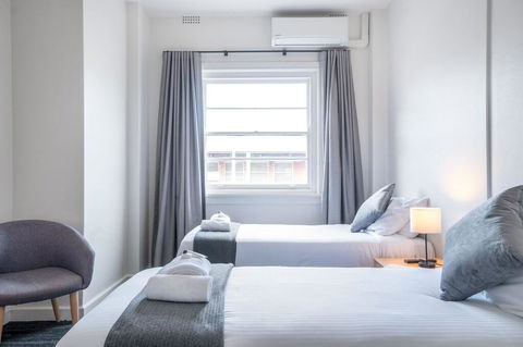 Sydney Junction Hotel - Tourism Caloundra 1