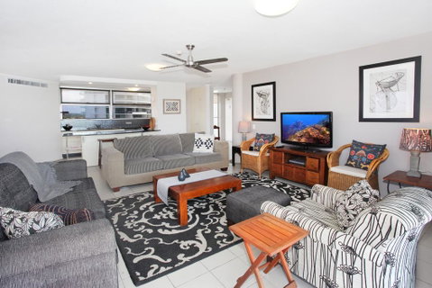 Syrenuse 22 - 3 BDRM Oceanview Apt On Esplanade - Tourism Caloundra 3