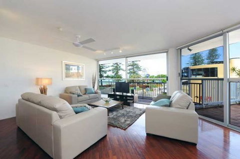 Syrenuse Apartments - Tourism Caloundra 1