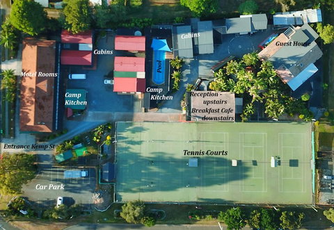 T's Resort & Motel - Tourism Caloundra 0