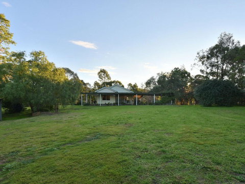 Tabitha Hill Homestead - Tourism Caloundra 3