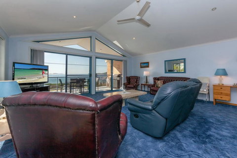 Tah Villa, 1/68 Marine Drive - Tourism Caloundra 1