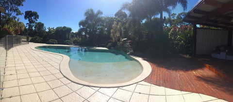 TAKURA HEIGHTS Modern Country Apartment With Pool Access - Tourism Caloundra 1