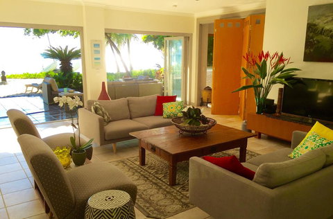 Tali Oak Beach House - Tourism Caloundra 1