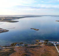 Tall Pines Beach House at Mount Dutton Bay part of Coffin Bay waterways - Tourism Caloundra
