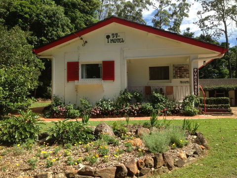 Tall Trees Motel Mountain Retreat - Tourism Caloundra 3