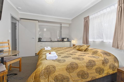Tall Trees Motel Mountain Retreat - Tourism Caloundra 1
