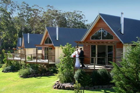 Tamborine Gardens - Tourism Caloundra 0