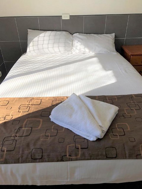 Tamworth Central Motel - Tourism Caloundra 3