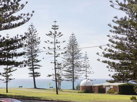 Taranaki Beach House - Tourism Caloundra 1