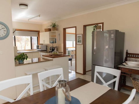 Taranaki Beach House - Tourism Caloundra 0
