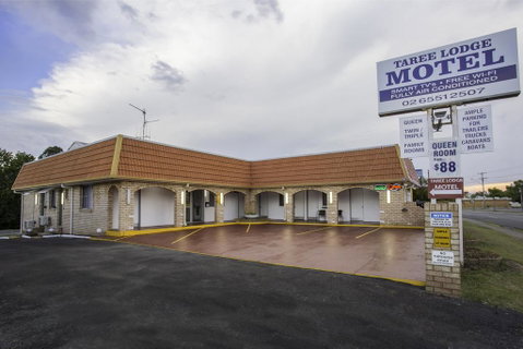 Taree Lodge Motel - Tourism Caloundra 1