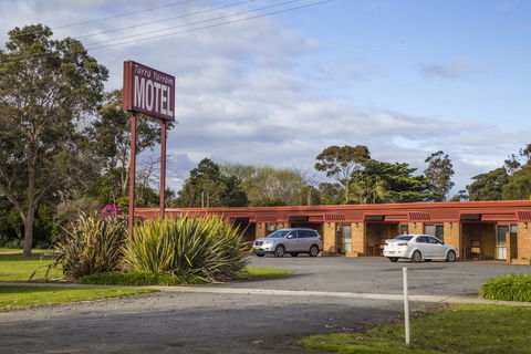 Tarra Motel - Tourism Caloundra 0