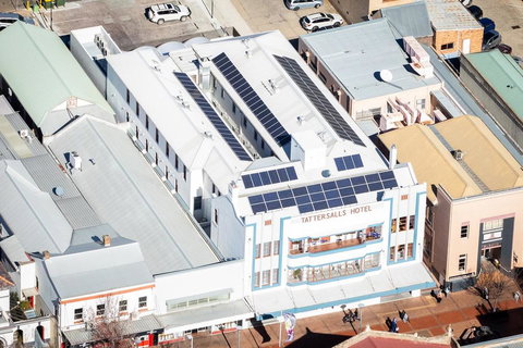 Tattersalls Hotel - Tourism Caloundra 2