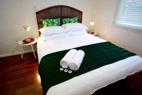 Tea Gardens Hotel - Tourism Caloundra 0