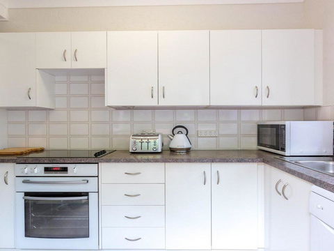 Tehidy Townhouse - Tourism Caloundra 2