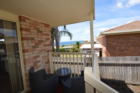 Telopea Cottage - Tourism Caloundra 0
