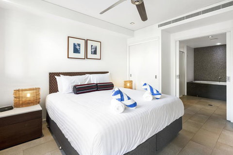 Temple 304 Modern Spacious Palm Cove Resort - Tourism Caloundra 3