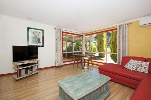 Tennessee Hill Cottage - Tourism Caloundra 3