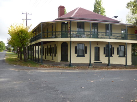 Tenterfield Lodge - Tourism Caloundra 1