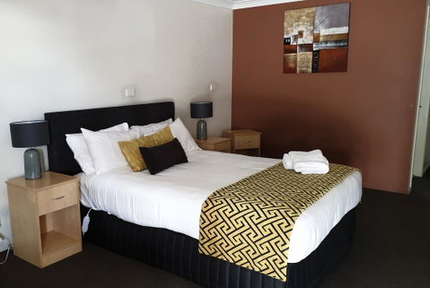 Tenterfield Tavern And Motor Inn - Tourism Caloundra 0